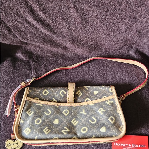 3) New D&B Purse Small Flap Coffee - Picture 2 of 4